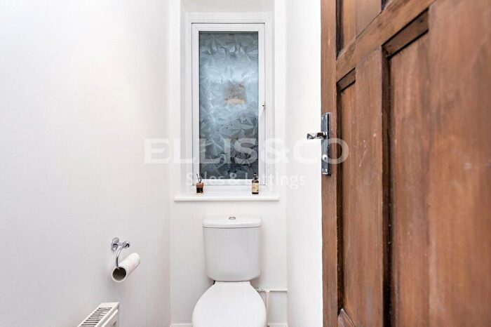 2 Bedroom Apartment For Sale In St Georges Road, Temple Fortune, NW11