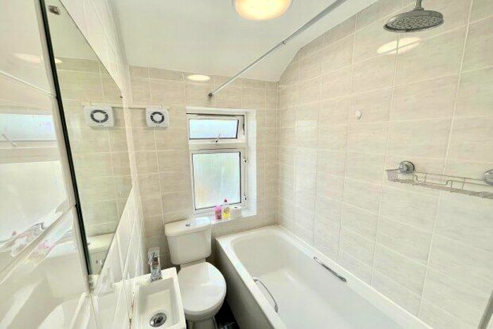 2 Bedroom Property To Rent In Bainbridge Road, Dagenham, RM9