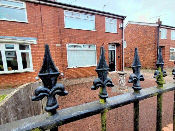 3 Bedroom Semi-Detached House To Rent In Shiel Street, Worsley, M28