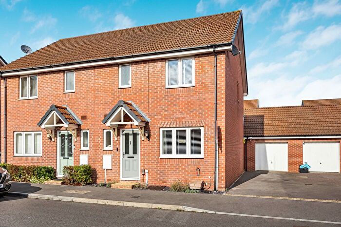 3 Bedroom Semi-detached House For Sale In Malone Avenue, Swindon, SN25