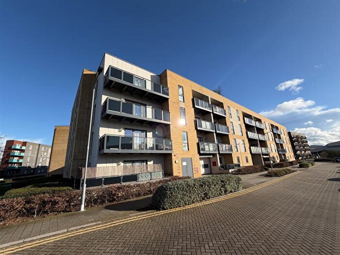 2 Bedroom Flat For Sale In Manwell Lane, Barking, IG11