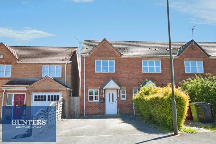2 Bedroom Town House For Sale In Bloomery Way, Clay Cross, Chesterfield, S45