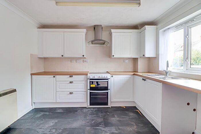 2 Bedroom Flat For Sale In Southchurch Avenue, Southend-on-Sea, SS1