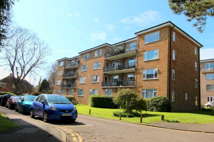 2 Bedroom Flat To Rent In Curwen Place, London Road, BN1