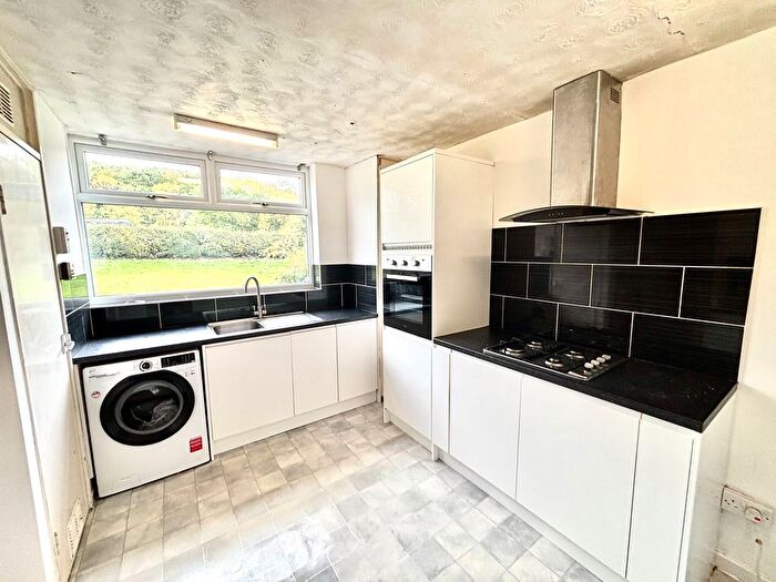 2 Bedroom Property To Rent In Plowright Mount, Sheffield, S14