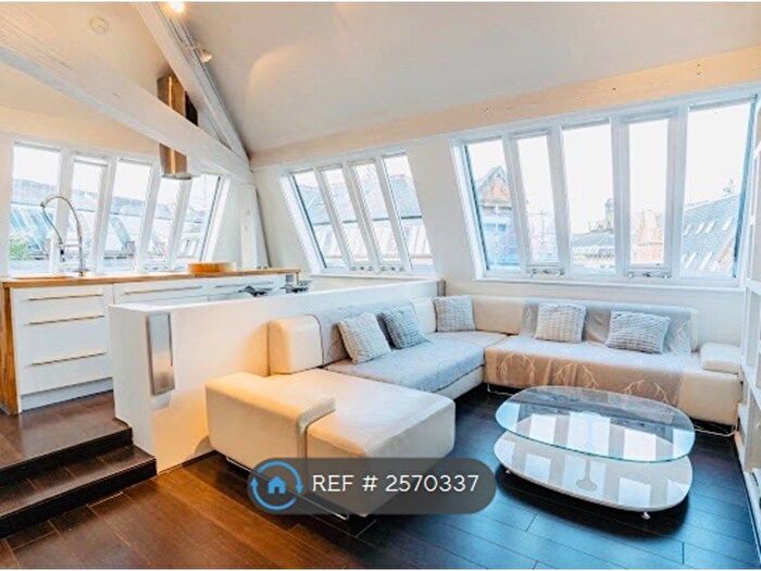 2 Bedroom Flat To Rent In China House, Manchester, M1