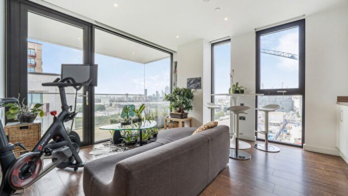 2 Bedroom Flat For Sale In Barge Walk, SE10