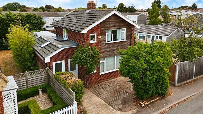 3 Bedroom Detached House For Sale In Hitcham Road, Burnham, SL1