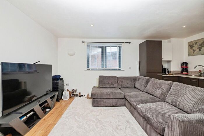 1 Bedroom Flat To Rent In St. Georges Grove, London, SW17
