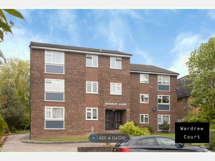 2 Bedroom Flat To Rent In Wardrew Court, New Barnet, Barnet, EN5
