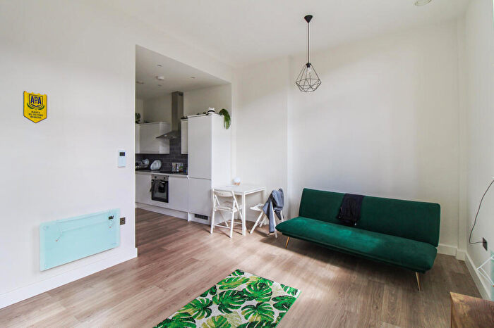 2 Bedroom Apartment To Rent In Silver Street, Bedford Town Centre, MK40