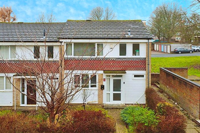 3 Bedroom End Terrace House For Sale In Basildon Square, Hemel Hempstead, HP2