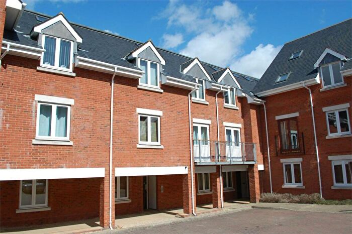 2 Bedroom Flat To Rent In Sanders Place, Walsworth Road, Hitchin, SG4