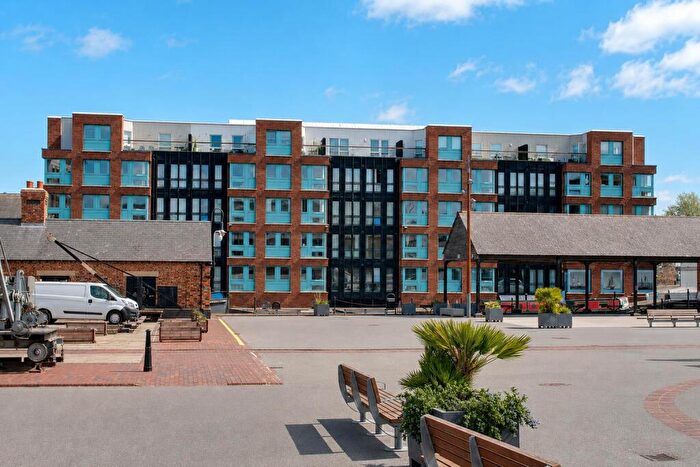 2 Bedroom Apartment For Sale In Barge Arm, Gloucester Docks, GL1