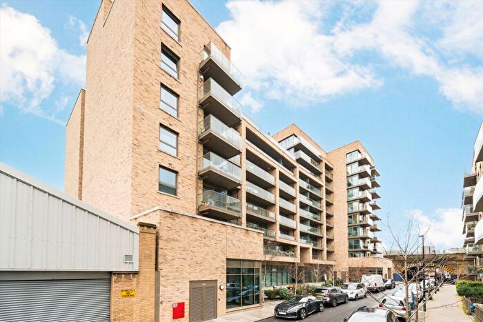 2 Bedroom Flat To Rent In Hemming Street, Shoreditch, E1