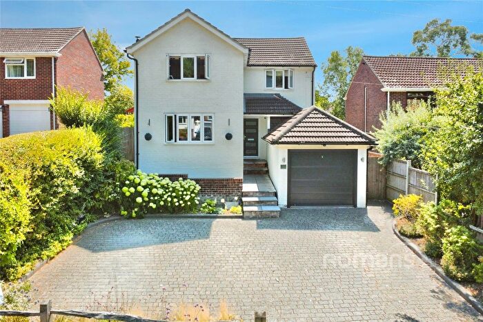 5 Bedroom Detached House For Sale In Harts Leap Road, Sandhurst, Berkshire, GU47
