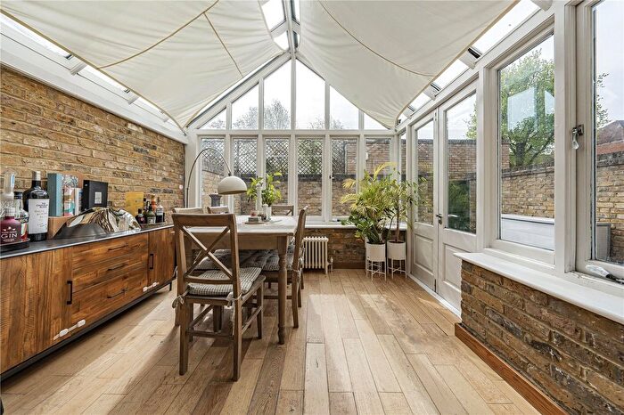 2 Bedroom Flat For Sale In Richmond Road, Twickenham, TW1