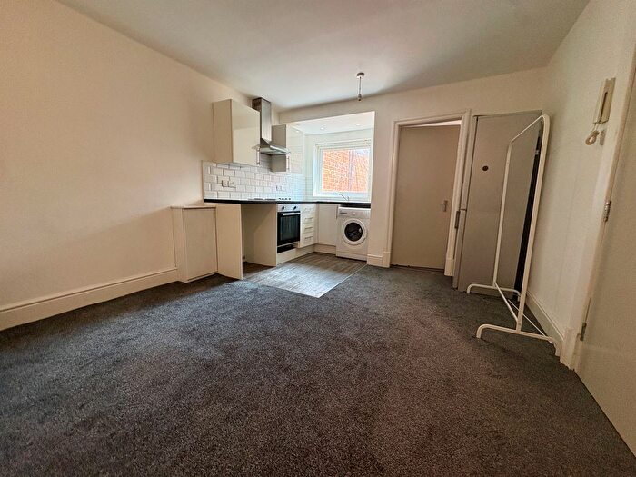 1 Bedroom Flat To Rent In Lytham Road, Blackpool, FY4