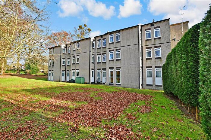 House For Sale In Tonbridge Road, Maidstone, ME18