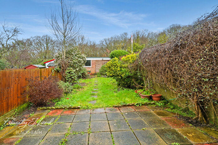 3 Bedroom Terraced House For Sale In Castlewood Drive, Eltham, SE9