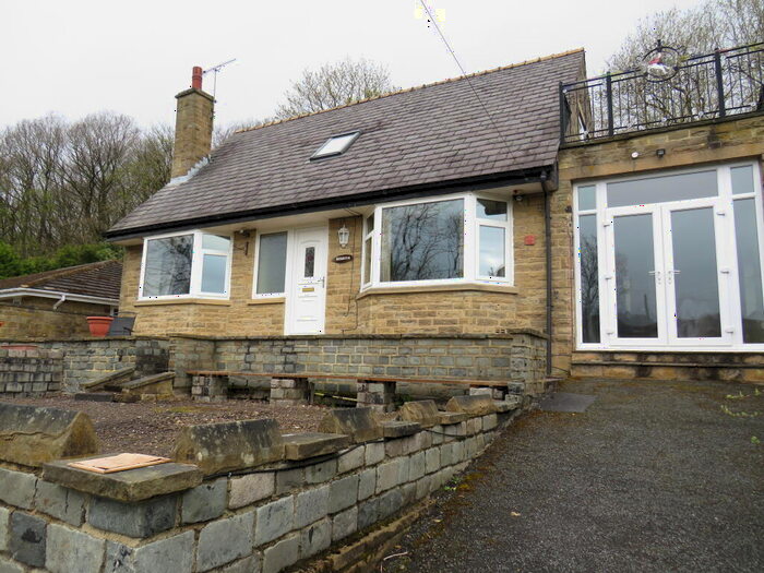 3 Bedroom Detached House To Rent In Springwood Avenue, Halifax, HX3