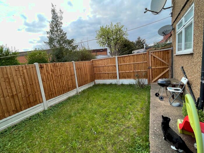 1 Bedroom Flat To Rent In Cameron Road, Seven Kings, IG3