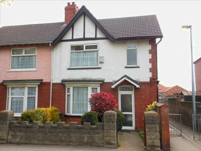 3 Bedroom Semi-Detached House To Rent In Henderson Avenue, Scunthorpe, DN15