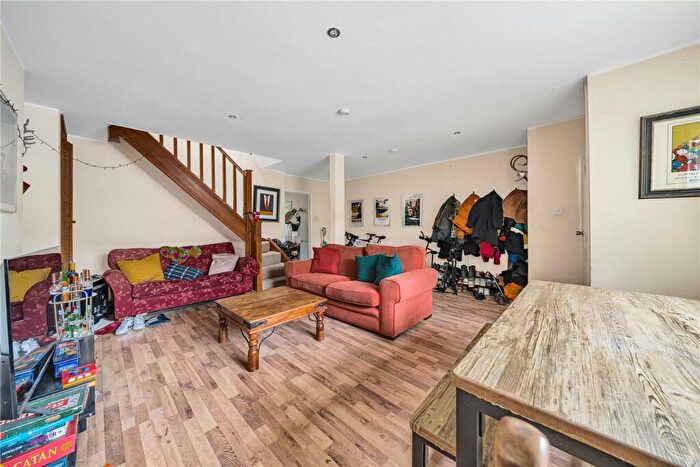 4 Bedroom Terraced House To Rent In Vawdrey Close, London, E1