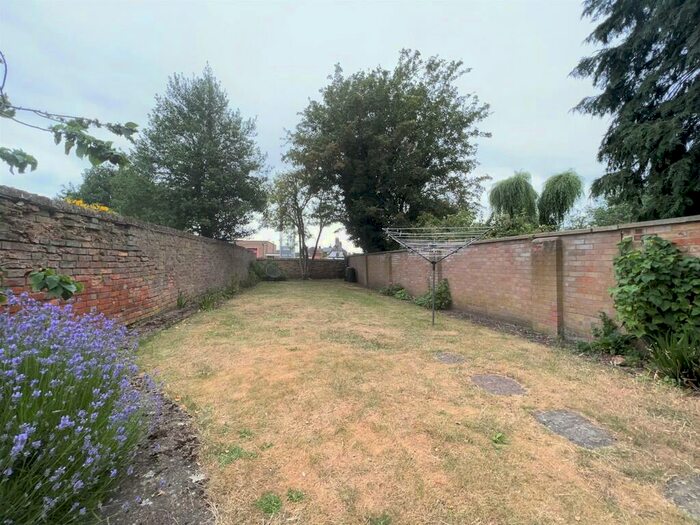 2 Bedroom Flat For Sale In Park Street, Chatteris, Cambs., PE16