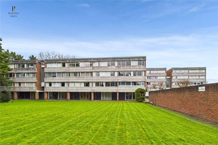 2 Bedroom Duplex For Sale In Meller Close, Croydon, CR0