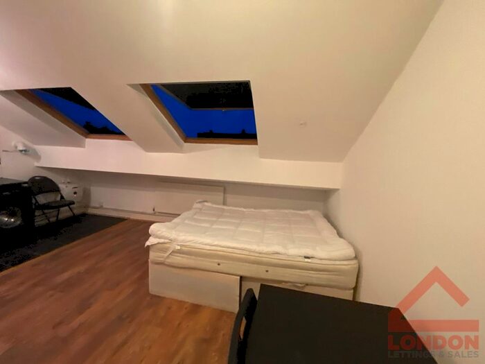 Studio To Rent In Grange Park Road, Thornton Heath, CR7