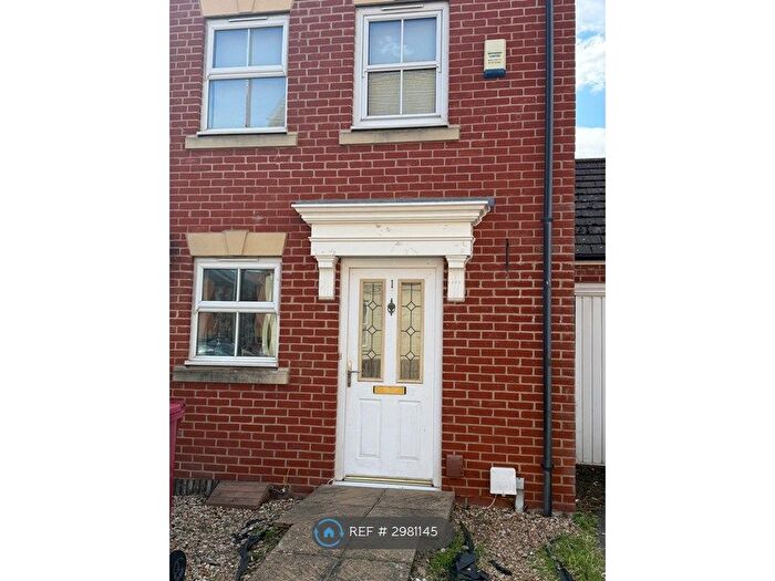 2 Bedroom Semi-Detached House To Rent In Gilbert Way, Slough, SL3