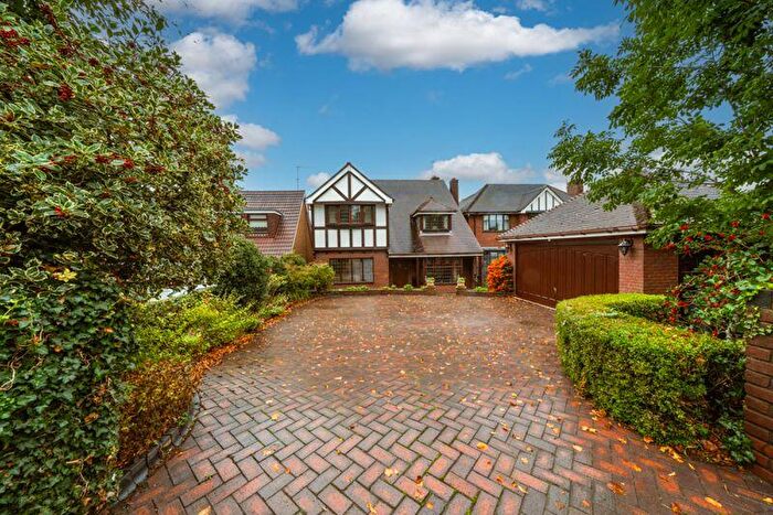 4 Bedroom Detached House For Sale In Summerhill, Kingswinford, DY6