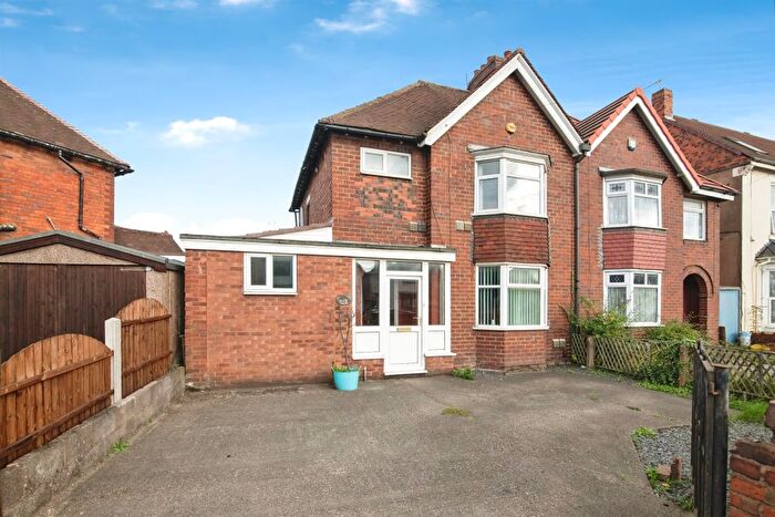 3 Bedroom Semi Detached House For Sale In Bescot Road, Walsall, WS2