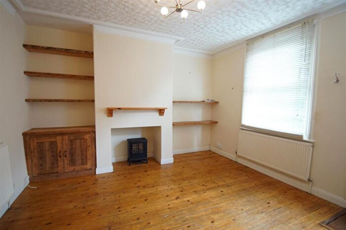 2 Bedroom Terraced House To Rent In Highbury Lane, Meanwood, LS6