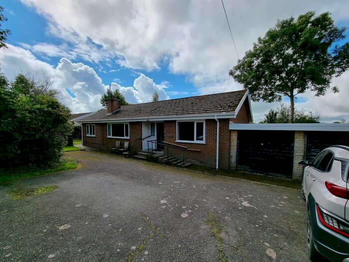 4 Bedroom Bungalow To Rent In Pant-Y-Crug, Capel Seion, Aberystwyth, SY23