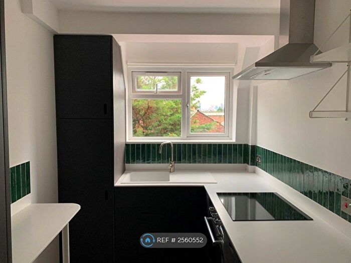 2 Bedroom Flat To Rent In Bridge Court, London, E10