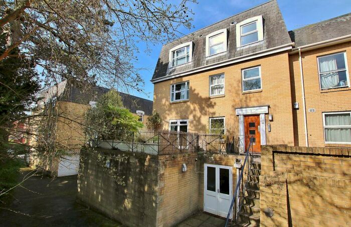 2 Bedroom Flat To Rent In St Cross, Winchester, Part Furnished, SO23