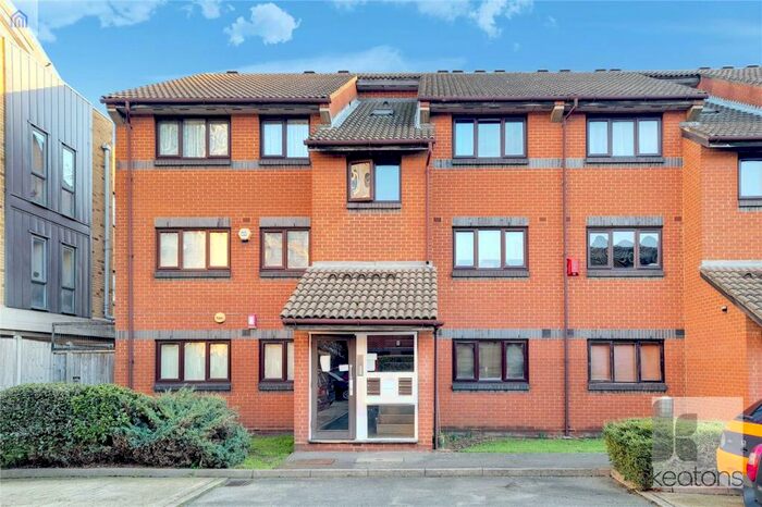 2 Bedroom Flat To Rent In Brymay Close, Bow, London, E3