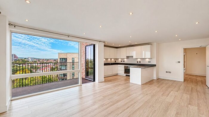 3 Bedroom Flat To Rent In Abbotsford Court, Lakeside Drive, London, NW10