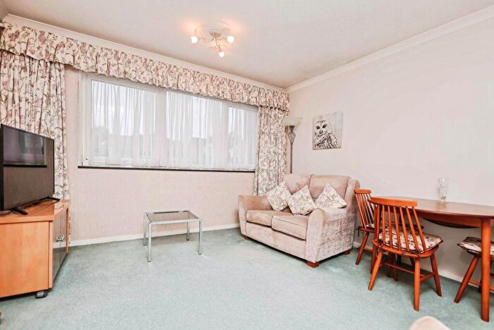 1 Bedroom Flat For Sale In Welshmans Hill, Sutton Coldfield, Birmingham, B73