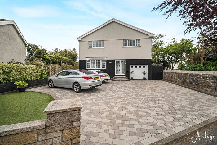 4 Bedroom Detached House For Sale In Woodlands Road, Loughor, Swansea, SA4