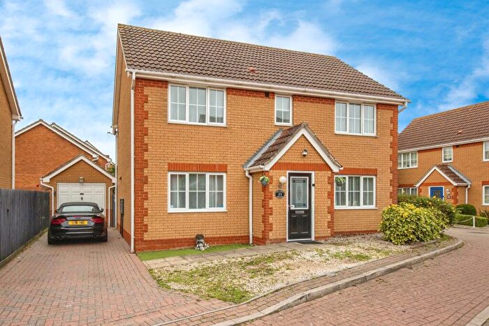 4 Bedroom Detached House For Sale In Parade Drive, Dovercourt, Harwich, CO12