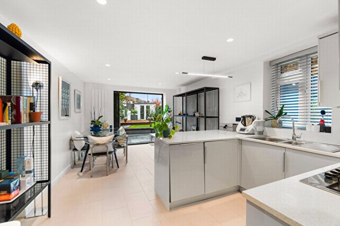 2 Bedroom Flat For Sale In Bramshill Road, Harlesden, NW10