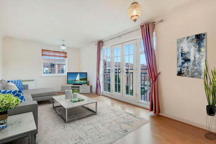2 Bedroom Flat To Rent In Queensberry Place, London, E12