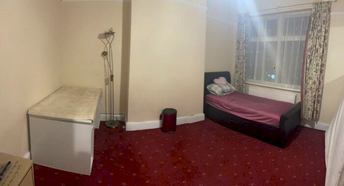 1 Bedroom Terraced House To Rent In Stoke-on-Trent, Staffordshire, ST1