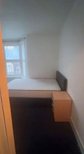 3 Bedroom Detached House To Rent In Wedderburn Road, Barking, IG11