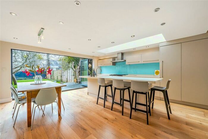 4 Bedroom Detached House To Rent In St. Julians Farm Road, West Norwood, London, SE27