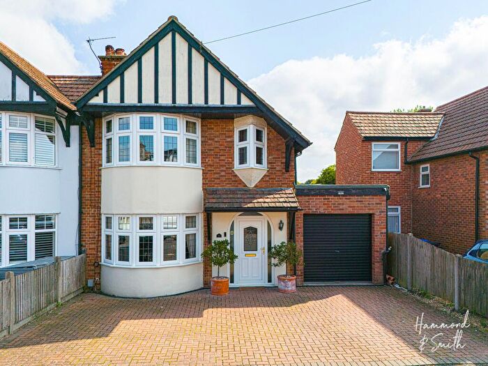 3 Bedroom Semi-Detached House For Sale In St. Albans Road, Coopersale, CM16