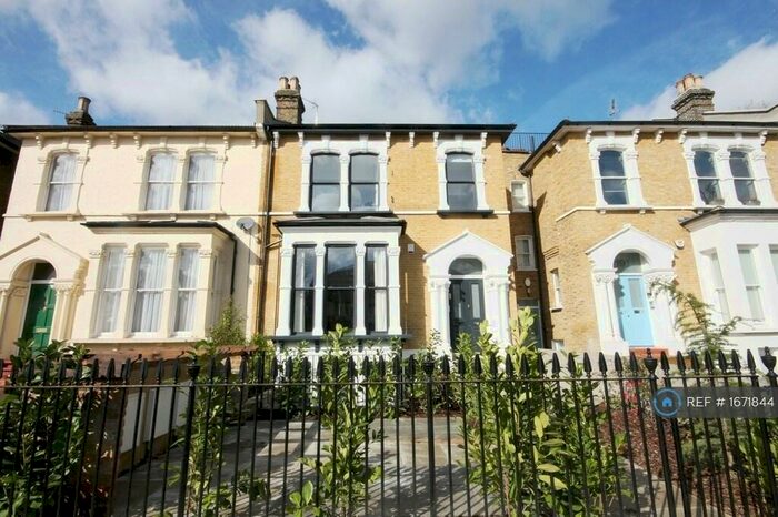 2 Bedroom Flat To Rent In Evering Road, London, E5